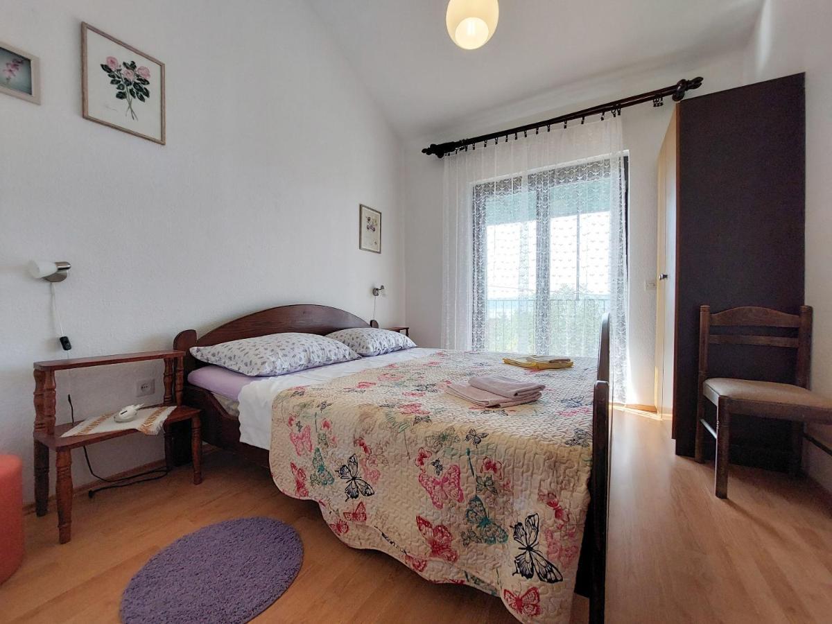 Apartments Vilim Pinezići Exterior foto